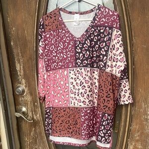 Like New honeyme oversized top!  small